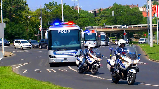 Polis Otobüsü Sürüş Oyunları ekran görüntüsü