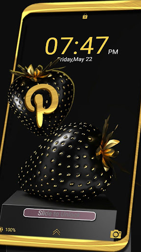 Golden Black Strawberry Theme ekran görüntüsü